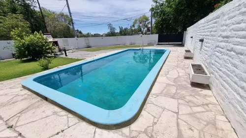 Venta - Casa En Rivadavia C/pileta. 3 Dormitorios. - foto 1