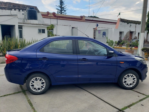 Imagen 6 de 12 de Ford Figo 2017 1.5 Impulse Aa Sedan Mt