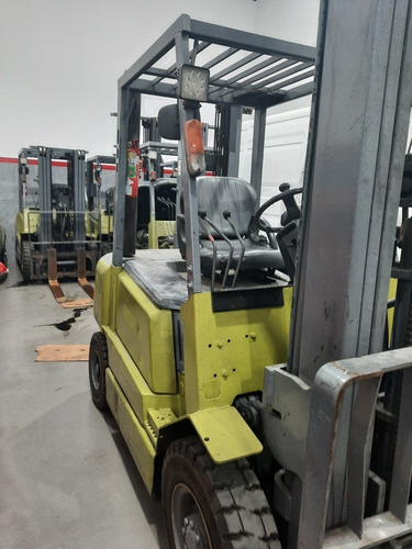 Imagen 5 de 19 de Autoelevador 2.5kg Yale Diesel Trip/torr Funcionanndo