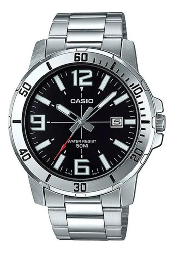 Reloj de pulsera Casio Dress MTP-VD01 de cuerpo color plateado, analógico, para hombre, fondo negro, con correa de acero inoxidable color plateado, agujas color gris, blanco y rojo, dial blanco y plateado, minutero/segundero blanco, bisel color plateado y desplegable