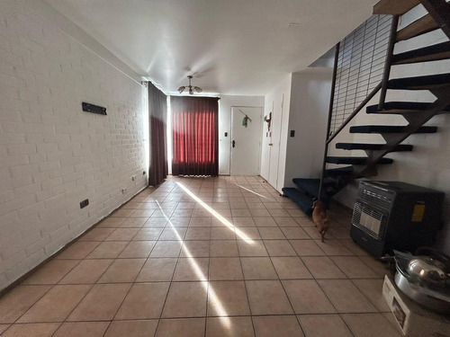 Arriendo Casa De 3d2b En Maipu Sector Av El Rosal Con Calle