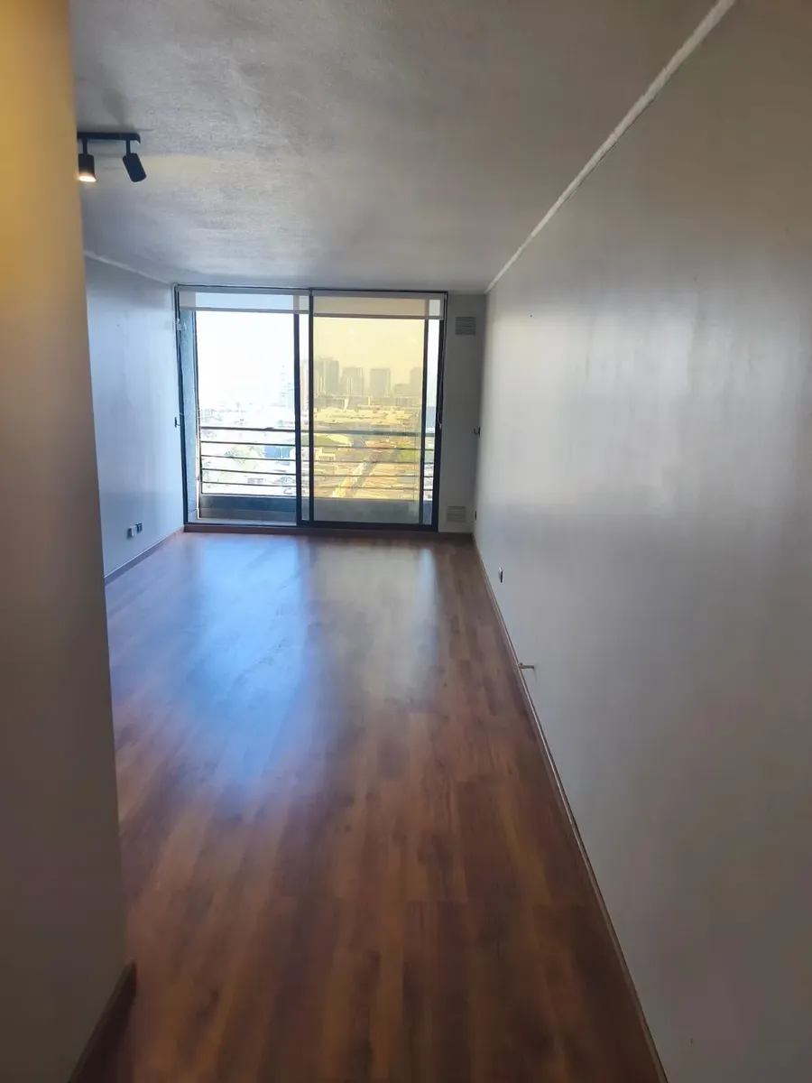 Imagen 2 de 11 de $370.000 Amplio Y Excelente Departamento Av Balmaceda 2088.