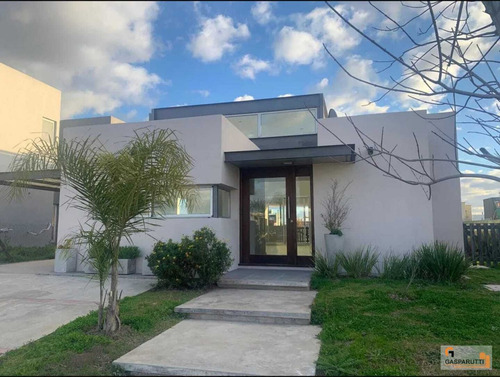 Casa En Venta En Puertos - Araucarias 4 Ambientes!