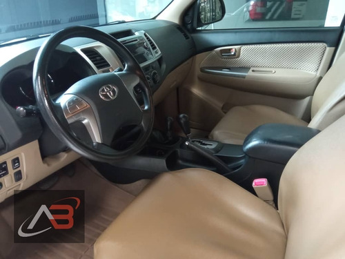 Imagen 7 de 13 de Toyota Fortuner Sr5 Automatica Dubai 4x4