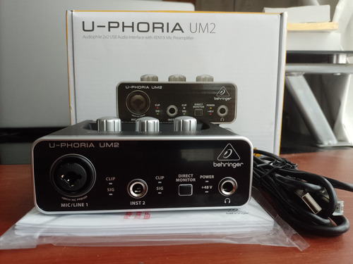 Interfaz De Audio Usb Behringer U-phoria Um2