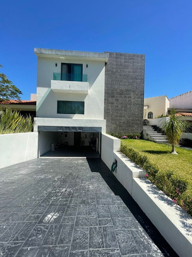 Excelente Casa En Venta En Valle Real, Zapopan