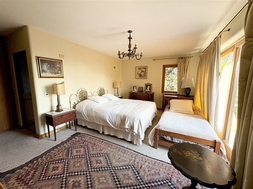Hermosa Casa En Venta De 5 Dorm. En Las Condes