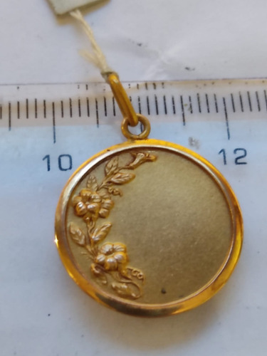 Medalla Redonda Flor Oro 10k Grabar 20mm 2,3 Gr Kendra Joyas