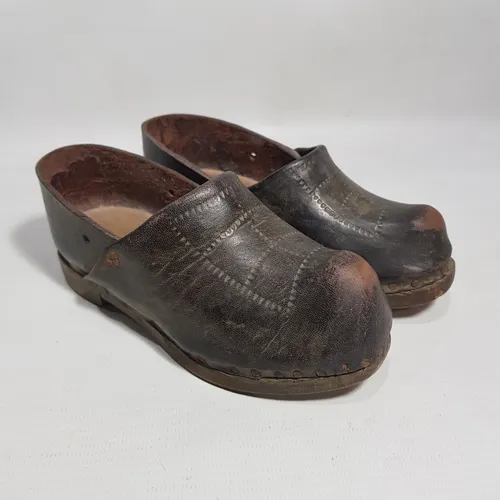 Zuecos antiguos sale