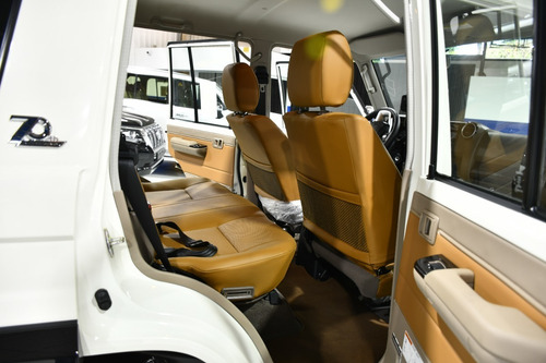 Imagen 3 de 12 de Toyota Land Cruiser 76 Machito 2022