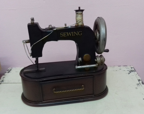 Maquina De Coser Deco Singer E Retro Almacen De Objetos