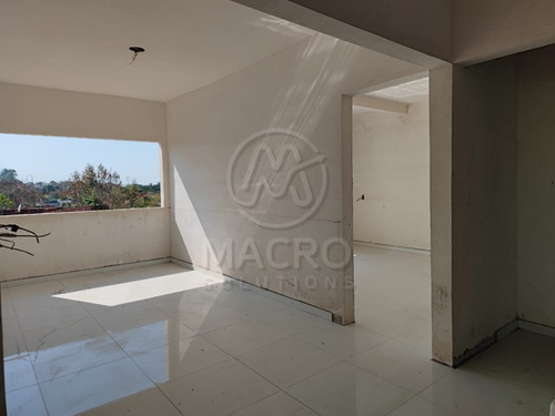 Casa En Venta En Col. Narciso Mendoza Con Amplias Recamaras Y Jardín.