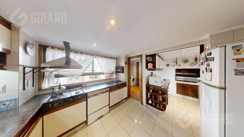 Piso En Venta Con Vista Panoramica, Ubicado En La Exclusiva Diagonal Pueyrredon.