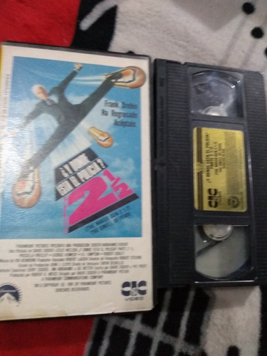 Película Vhs Y Dónde Está El Policía 2 Y Medio