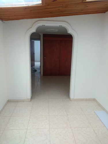 Imagen 14 de 14 de Oferta. Apartamento Recién Remodelado 4 Habitaciones!!!