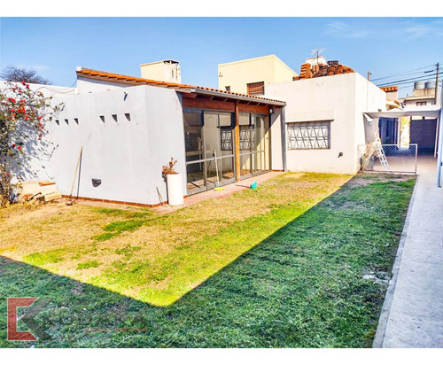 ¡increíble Oportunidad! Propiedad De 3 Dormitorios + Departamento Independiente En Parque Capital. Apto Credito