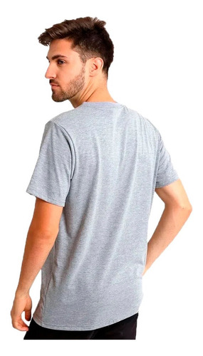 Imagen 2 de 2 de Remera Umbro Lifestyle Hombre Est.rec 2022 Gris Melange Cli