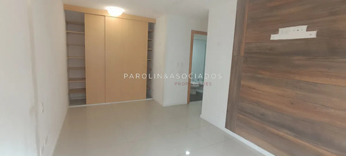 Apartamento En Venta De 3 Dormitorios En Torres Barcelona, Punta Del Este.