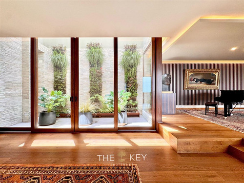 Departamento En Venta De 4 Dorm. En Las Condes