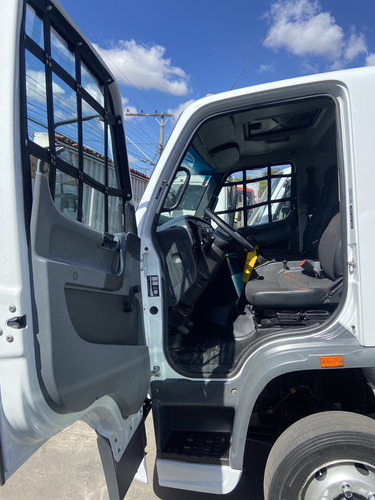 Mb Accelo 815 2021 No Cesto Aéreo Ou Chassi