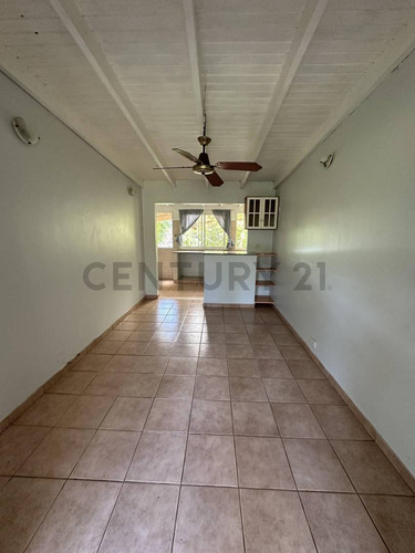 Casa Remodelar En Venta En Gonnet, 16 Bis 487 Y 488