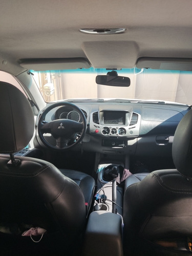 Imagem 7 de 11 de Mitsubishi L200 2017 2.4 Triton Outdoor Cab. Dupla Flex 4p