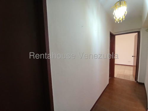 Vendo Apartamento En Torre Venaragua Maracay 25-19961 Hp