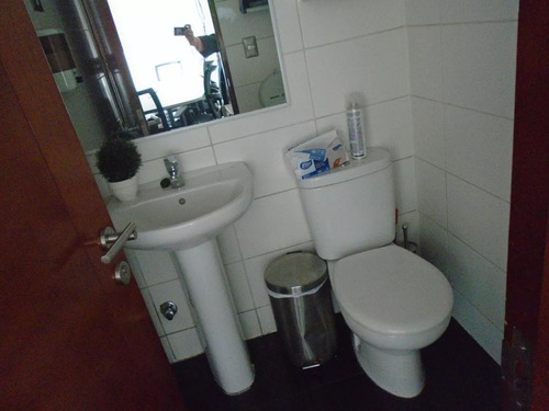 Tranqueras- Av , Las Condes ,7 Privados, 3 Baños,2 Plantas