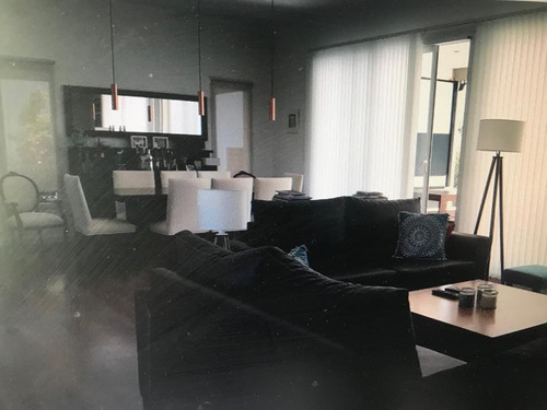 Venta Chalet 4 Amb. En Rumenco - Estilo Minimalista Con Piscina Y Amplio Parque