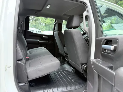 Chevrolet Silverado Wt Doble Cabina 4X2 4.3L V6