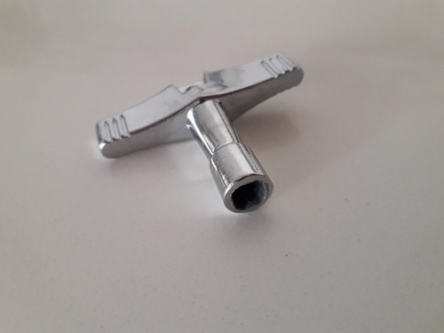 Imagen 2 de 2 de Llave De Afinar Cromada Para Batería