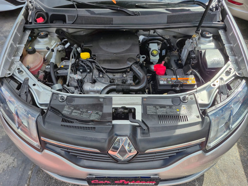 Renault Logan 1.6 Expression Hi-power 4p