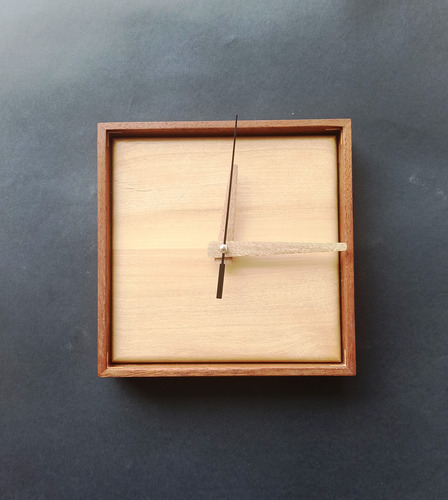 Reloj De Pared Artesanal En Madera Maciza Mov Continuo Madera GuatambĂș