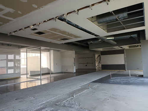 Rento Oficina 630 M2, En El Mejor Corredor De Edificios Corporativos De Oficinas