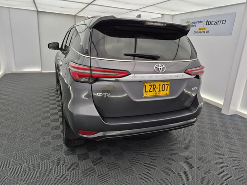 Toyota Fortuner 2.4 SRV