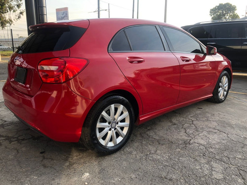 Imagen 8 de 14 de Mercedes Benz A180 Cgi 2015 Rojo