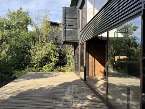 Casa En Venta De 5d 3b En Colbún, Sector Los Canelos.