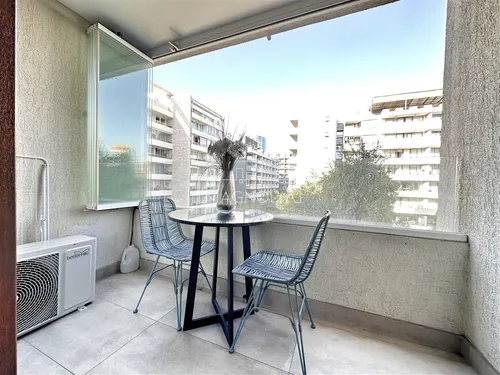 Departamento En Venta De 2 Dorm, 2 B Amoblado, Las Condes