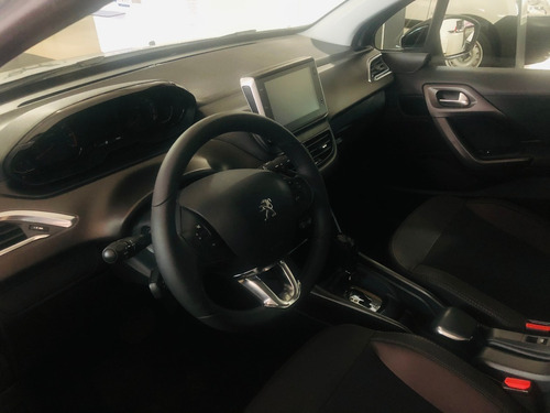 Imagen 11 de 15 de Peugeot 2008 1.6 Feline Tip