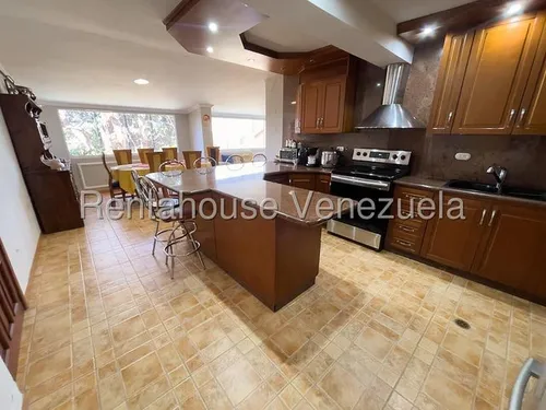 Casa En Venta. Urb. Sorocaima.