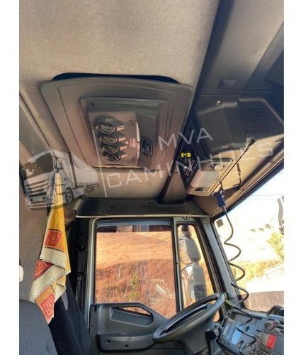 Imagem 6 de 10 de Caminhão Iveco 240e 28 - 6x2t