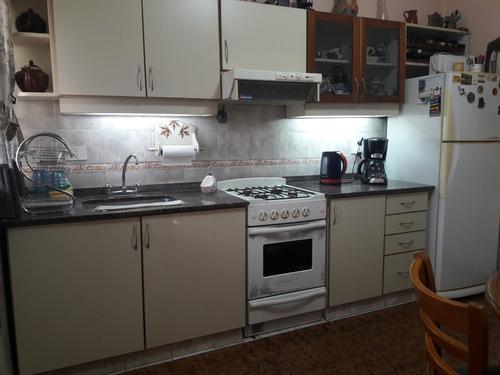 Imagen 10 de 11 de Casa De 4 Ambientes En Impecable Estado