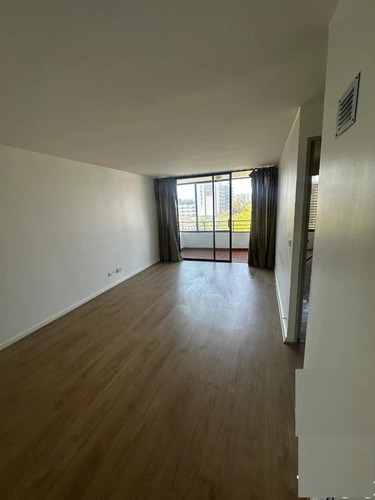 Miguel Claro / Av. Eleodoro Yañez / Estacionamiento - Bodega