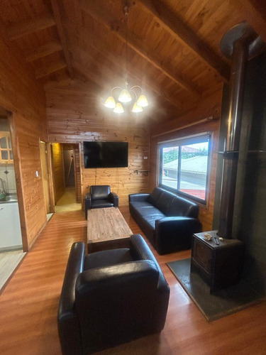 Se Vende Amplia Y Comoda Casa En Pichilemu Buena Ubicacion