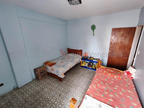 Vendo Apartamento En Turmero (castel Grande), Código 25-13554 Cm Leer Descripción