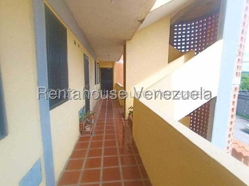 Daniela Linarez Vende Apartamentos Hermoso Y Amplio En Conjunto Privado De Cabudare En Piso Bajo Con Gas Directo Alta Seguridad Acabados De Primera!