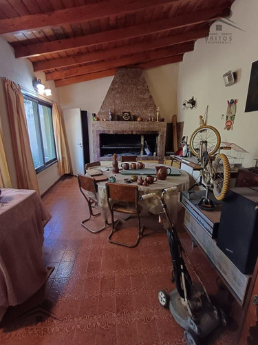 Venta De Imponente Y Solido Chalet En El Centro De Ramos Mejía!