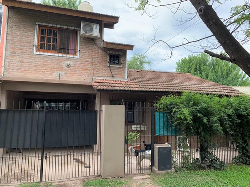 Hermosa Casa En Venta, Retasada, En Dos Plantas, En Del Viso, Sobre Diesel