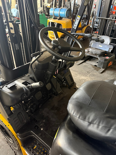 Empilhadeira Komatsu Fg18 Triplex Com Deslocador 1.8 Ton