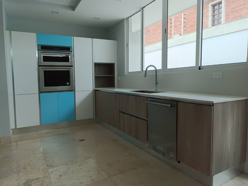 Casa A Estrenar, Urbanización Guaparo (soc-014) Luz Coelho